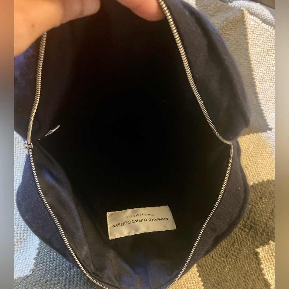 Armand DiraDourian 100% cashmere Navy Blue Stripe Toiletries pouch make-up bag - Picture 11 of 13